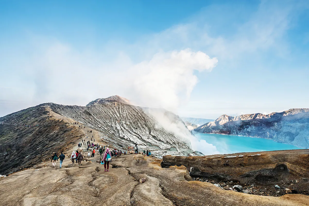 The Active Volcano for Adventurer Hikers